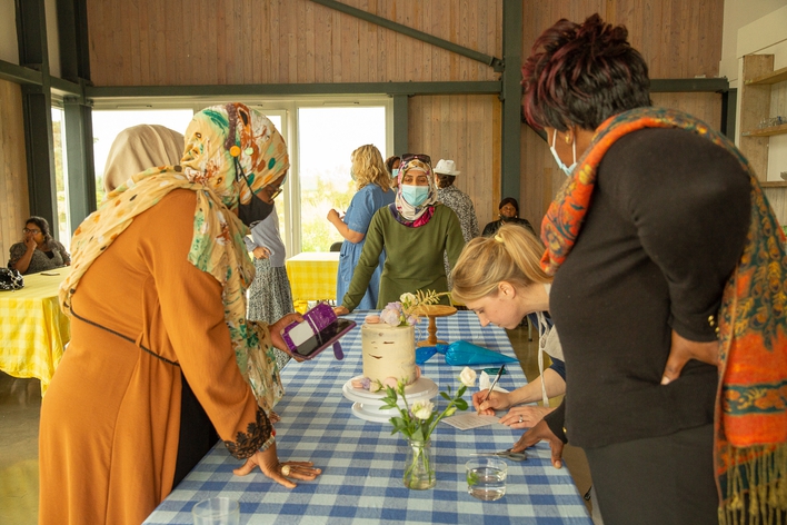 picture for projectStory: Daisy cake and group activity picture for projectStory: Daisy cake and group activity